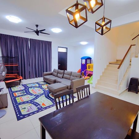 Spacious Family House At Desaru Harmonia 2 ภายนอก รูปภาพ
