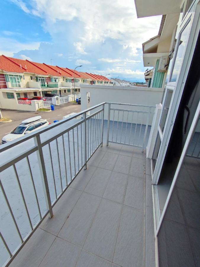 Spacious Family House At Desaru Harmonia 2 ภายนอก รูปภาพ